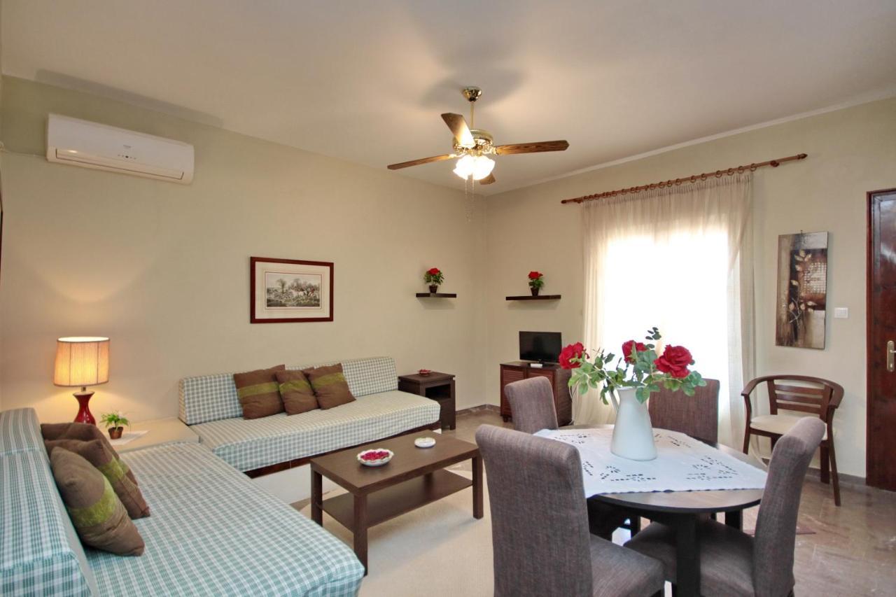 Aloe Luxury Apartments Porto Heli Exteriör bild